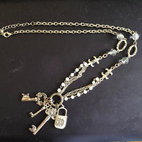 Heart and key 15” necklace - Picture 1 of 5
